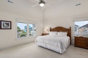 4 bedrooms, desk, iron/ironing board, WiFi