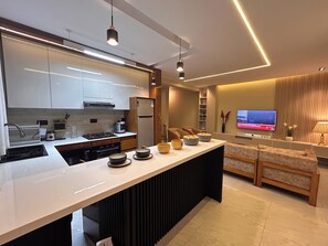 Micro-ondas, fogão, cooktop