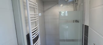 Space for 4