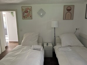 2 bedrooms, iron/ironing board, WiFi, bed sheets - Space for 4 (Unknown)