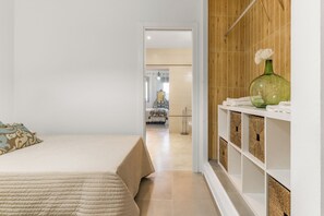 2 bedrooms, iron/ironing board, WiFi, bed sheets - Apartment 'Lara' with Wi-Fi (Guaro)