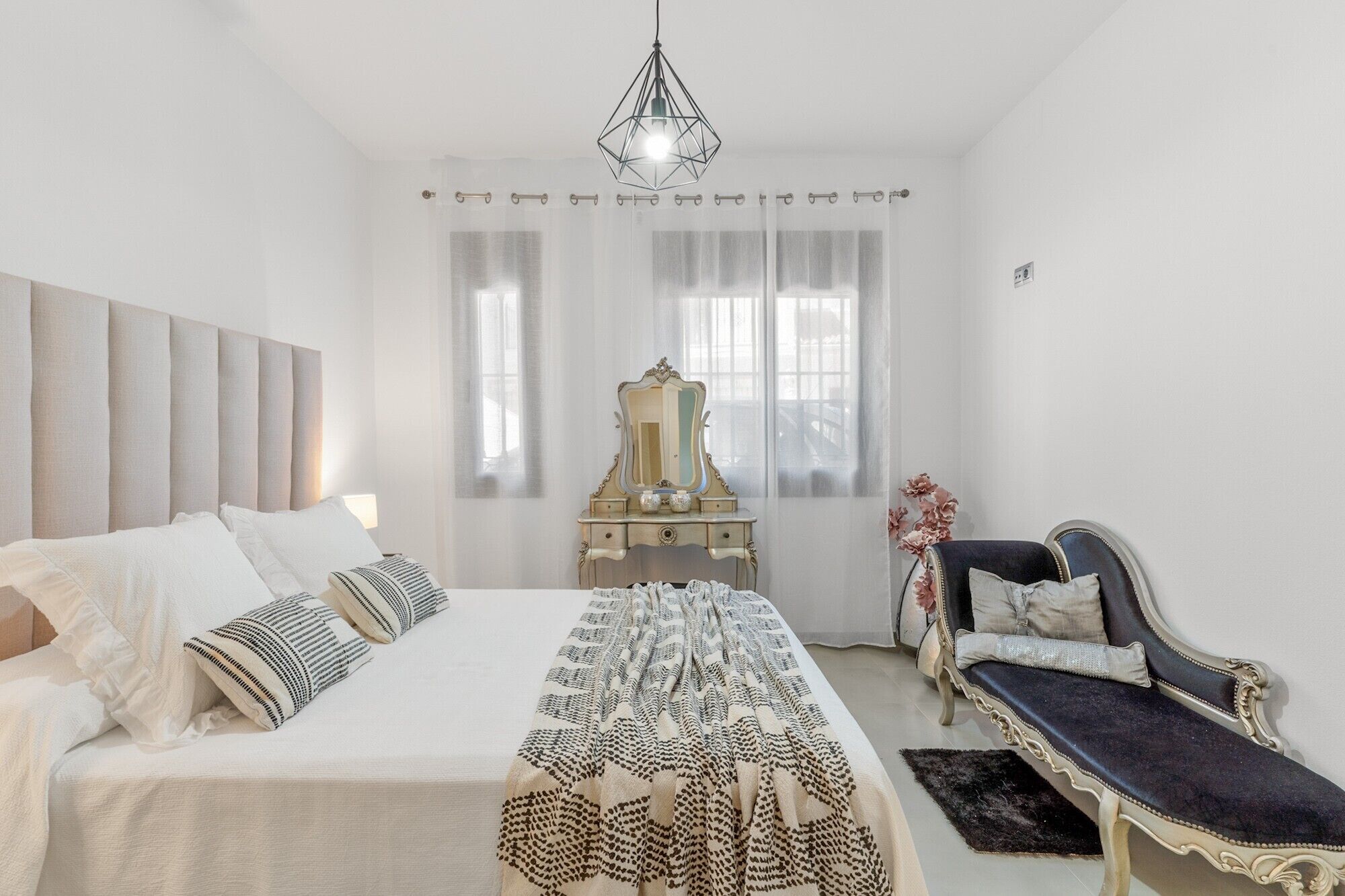 2 dormitorios, tabla de planchar con plancha, wifi y ropa de cama