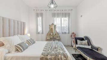 2 bedrooms, iron/ironing board, WiFi, bed sheets