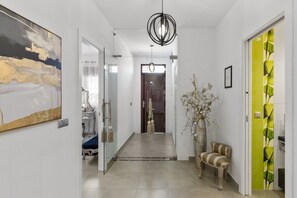 Interior - Apartment 'Lara' with Wi-Fi (Guaro)