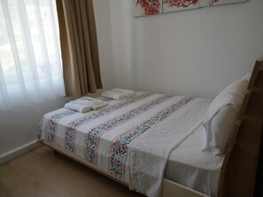 Economy Room | Desk, free WiFi, bed sheets - Ada Marin Karahanlı Otel (Bozcaada)