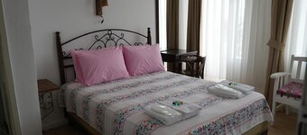 Ada Marin Karahanlı Otel