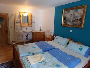Basic Double Room, Non Smoking, Garden View | Free WiFi