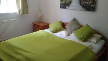 Habitación doble, para no fumadores, vista al jardín | Decoración personalizada, muebles diferentes y wifi gratis