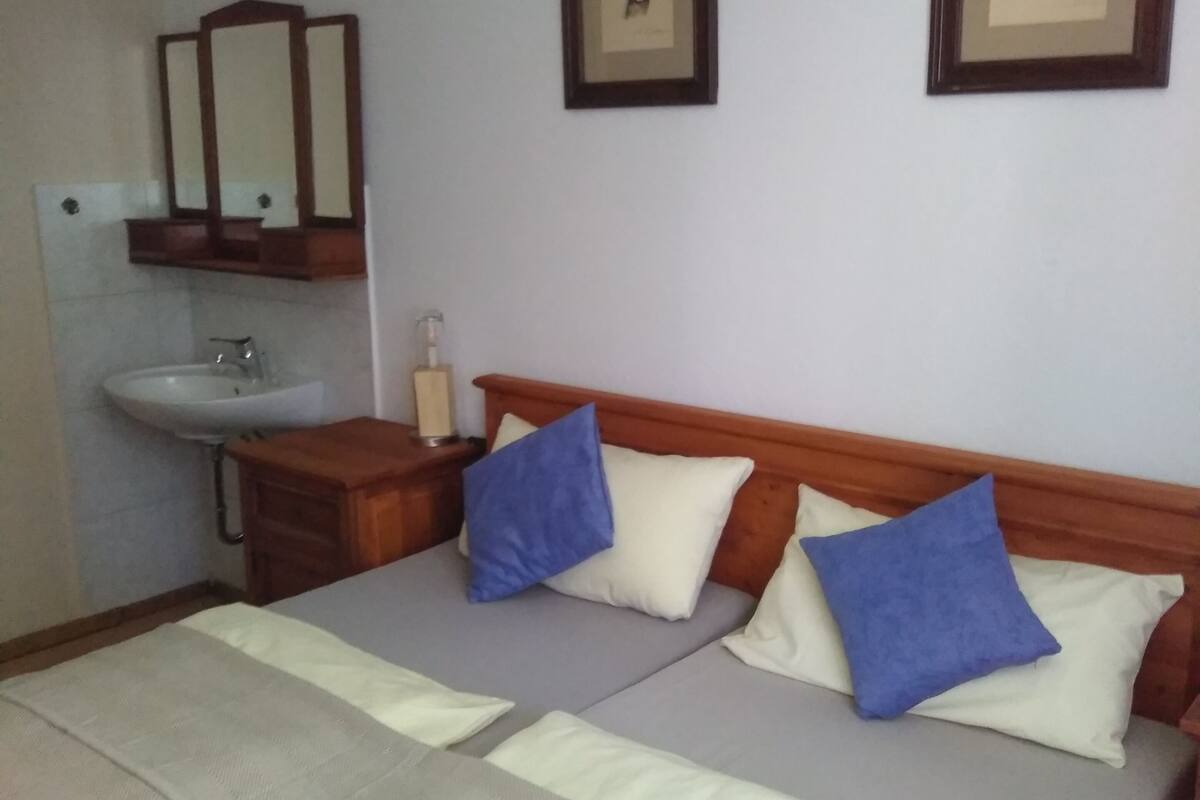 Basic Double Room, Non Smoking, Garden View