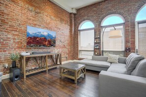 Condo, Mountain View | Living area