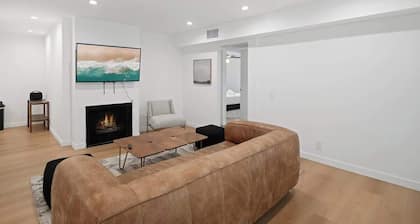 2BR + Bonus Room w/Pool Access Near Universal's