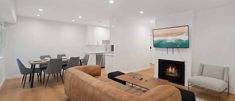 Televisor i llar de foc