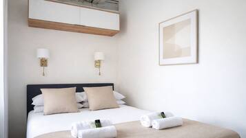 Basic Apartment, Courtyard View | Iron/ironing board, travel crib, free WiFi, bed sheets