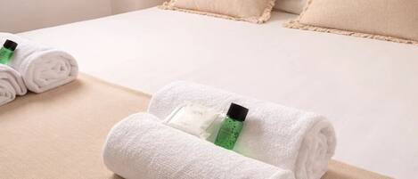 基本公寓, 庭園景 | 熨斗/熨衫板、可攜式嬰兒床、免費 Wi-Fi、床單