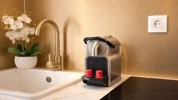 Basic-lejlighed - udsigt til gårdsplads | Privat køkken | Espressomaskine, elkedel