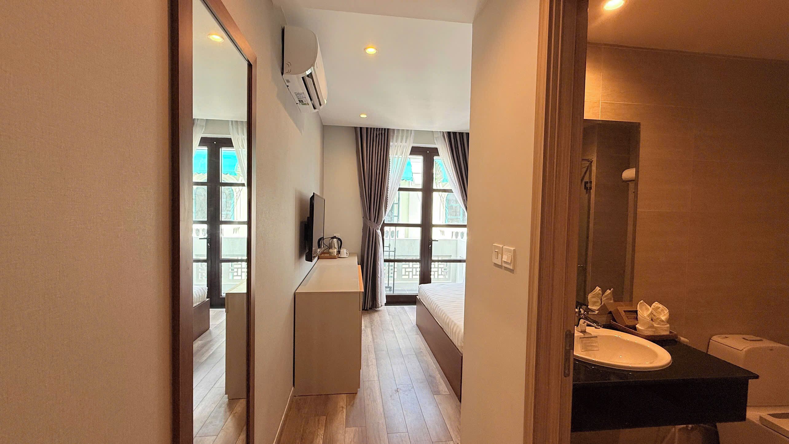 Deluxe Double Room | In-room safe, soundproofing, free WiFi