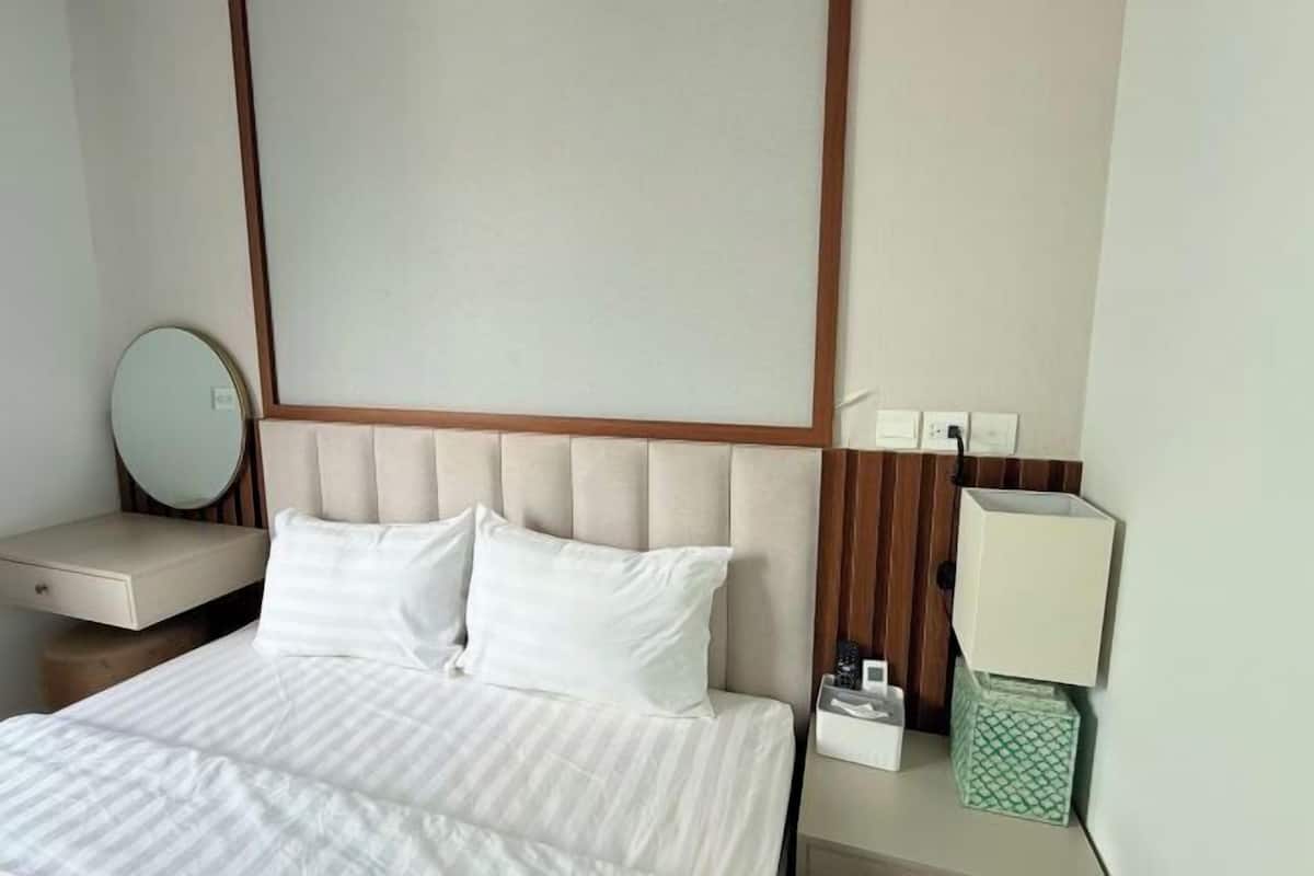In-room safe, soundproofing, free WiFi