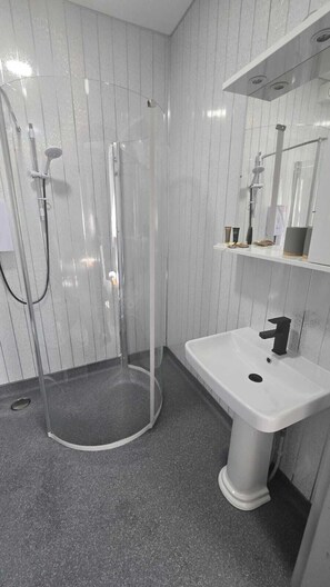 Chambre Double Deluxe, salle de bains privée | Salle de bain