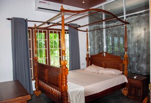 Laptop workspace, free WiFi, bed sheets - NORTHJOY RESORT (kilinochchi)