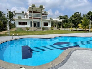 Utomhuspool