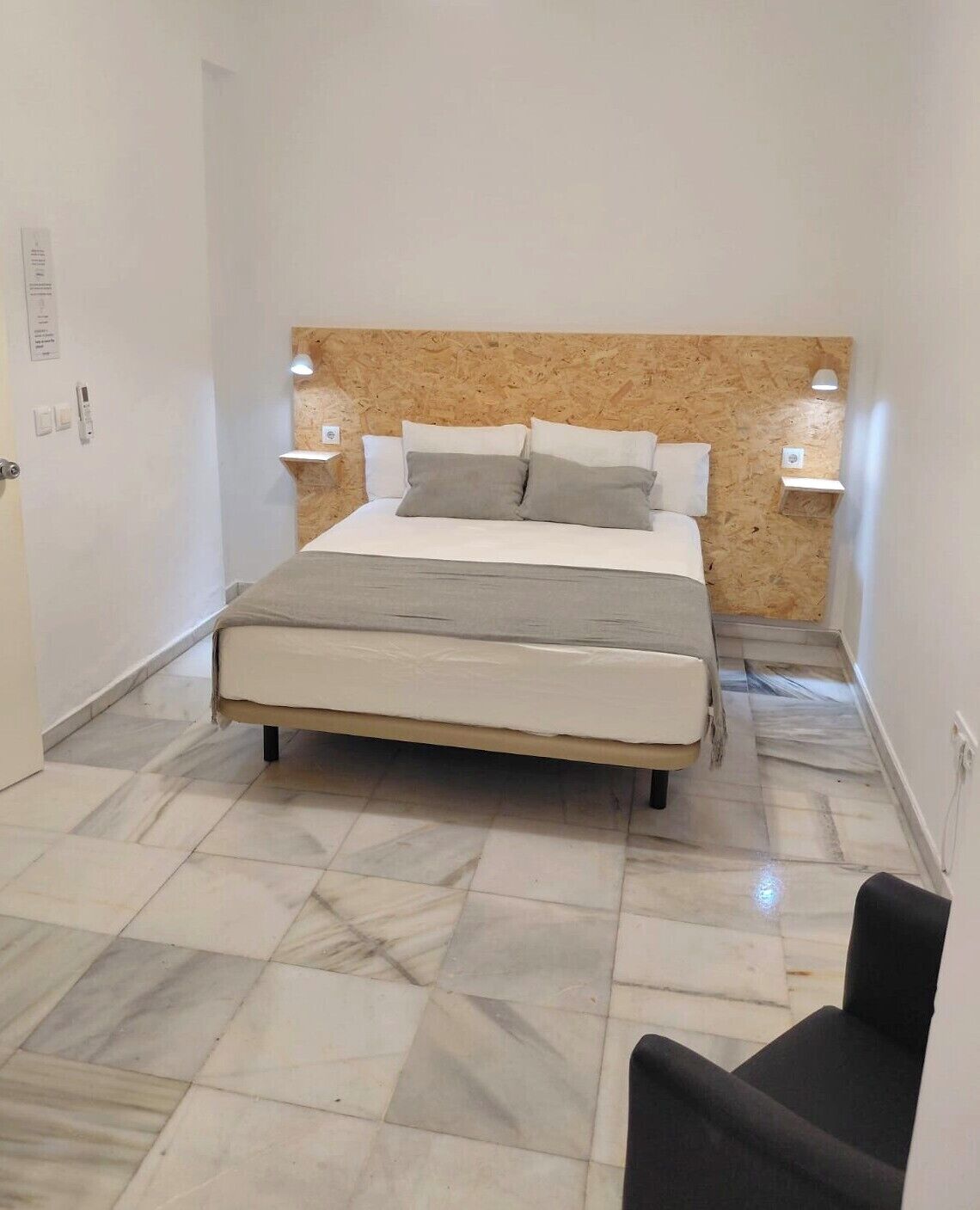 Chambre Double Économique, accessible aux personnes à mobilité réduite, rez-de-chaussée | Bureau, espace de travail pour ordinateur portable, Wi-Fi gratuit