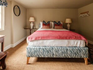 Standard Double Room | Iron/ironing board, free WiFi