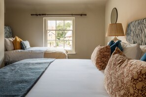 トリプルルーム | アイロン / アイロン台、WiFi (無料)