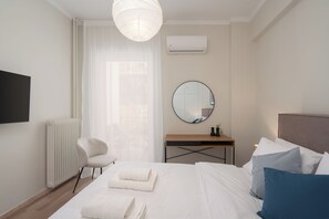 Superior appartement, 2 slaapkamers, balkon, uitzicht op stad | Een kluis op de kamer, individueel gedecoreerd, individueel gemeubileerd