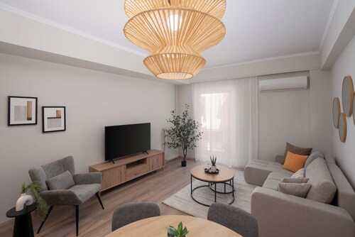 Spacious Luxury Apartment | Near Piraeus Port