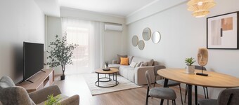 Classic Apartment in Piraeus, walk to Zeas Marina
