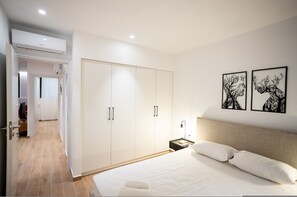 3 室のベッドルーム、デスク、アイロン / アイロン台、WiFi (無料)