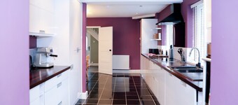 Hassocks Hideaway with Parking & Garden