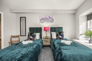 12 bedrooms, iron/ironing board, free WiFi, bed sheets