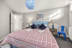 12 chambres, fer et planche Ă repasser, draps fournis