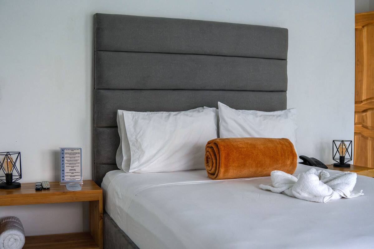 Comfort Room, Lagoon View | Free WiFi