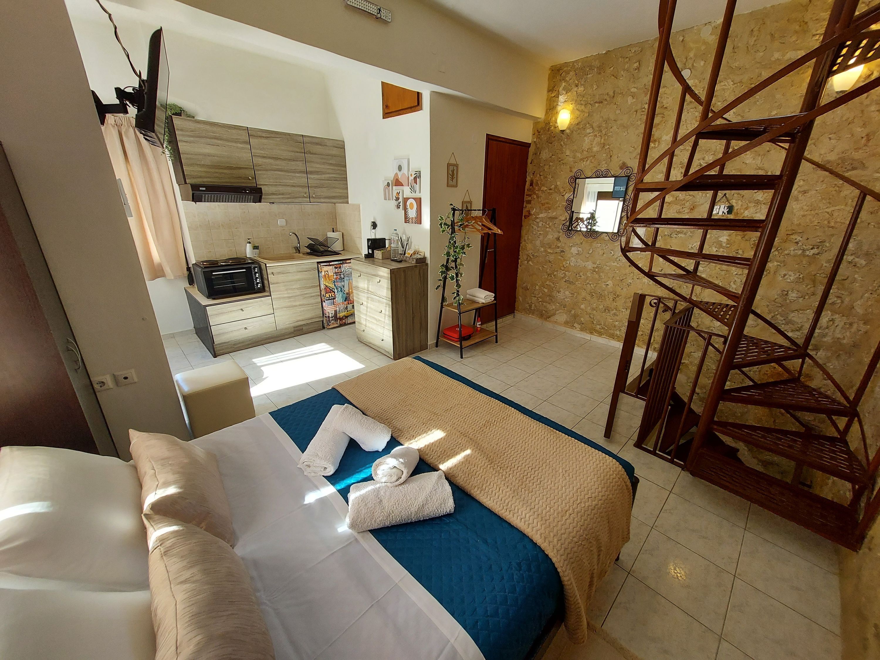 2 bedrooms, desk, iron/ironing board, free WiFi