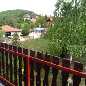 Property grounds - Charming building in beautiful Balatongyörök with WiFi, AC (Balatongyörök)