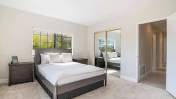 6 camere, ferro/asse da stiro, culla da viaggio, Wi-Fi