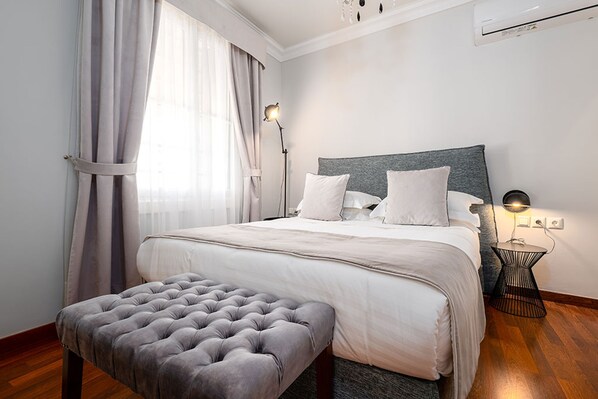 1 bedroom, iron/ironing board, travel cot, free WiFi