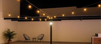 Close to Gdl stadium, heated pool, homemade breakfast inc. During FIFA games.