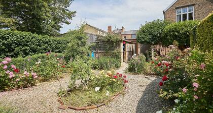 Host Stay The Potting Shed