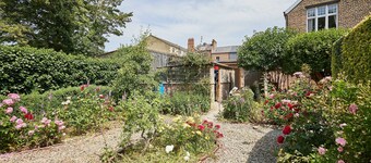 Host Stay The Potting Shed