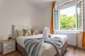 1 slaapkamer, een strijkplank/strijkijzer, gratis wifi, beddengoed