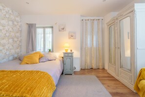 5 slaapkamers, een strijkplank/strijkijzer, gratis wifi