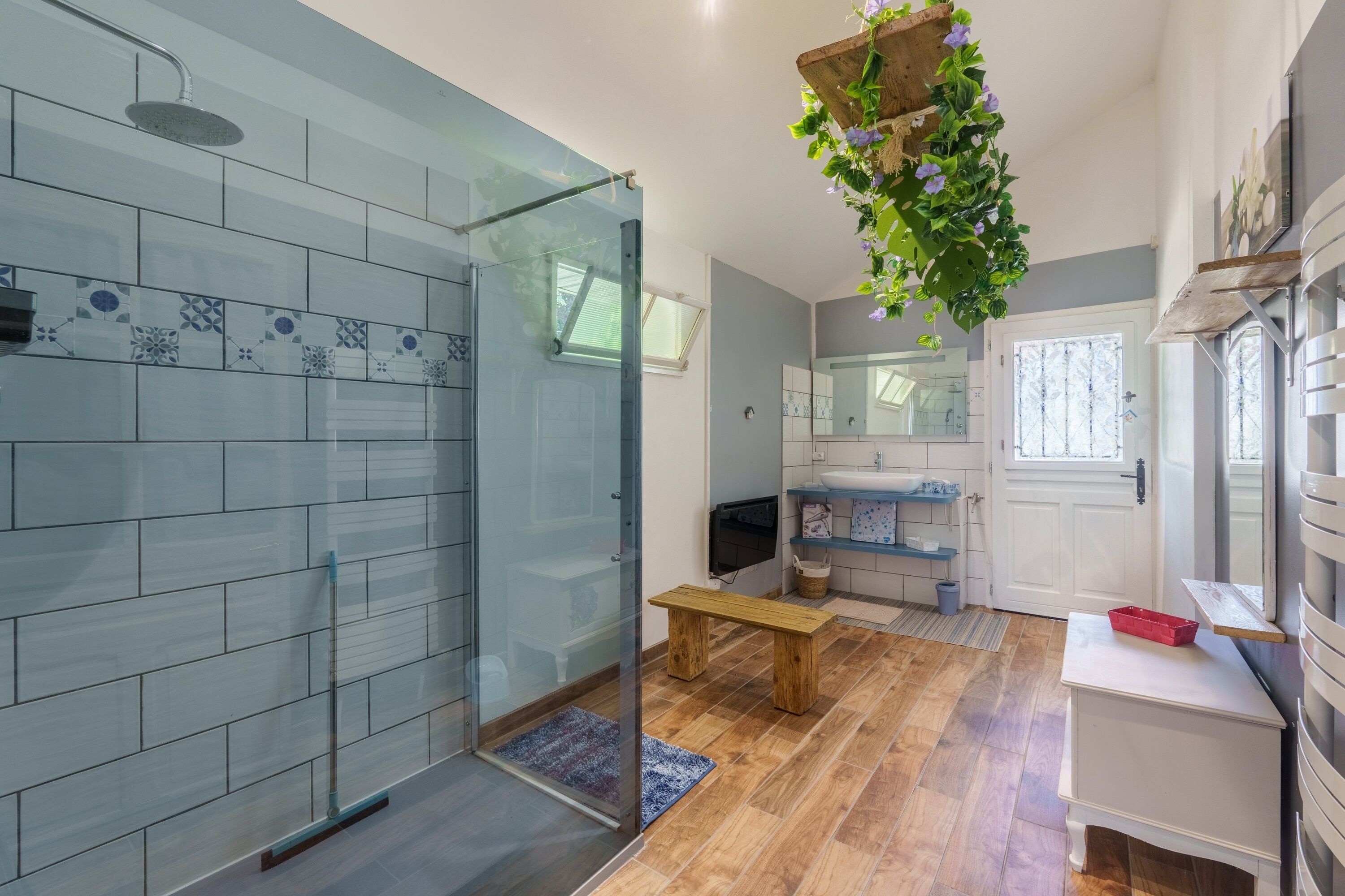 Amenidades de baño gratuitas y secadora de cabello 