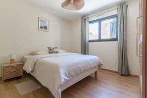 3 chambres, fer et planche à repasser, Wi-Fi gratuit