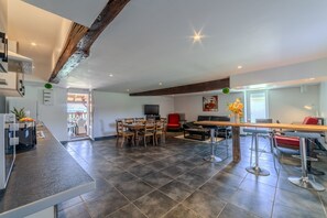 Dining - Les Coquelicots - A 30 min de Roanne (Régny)