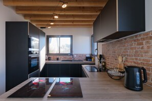 Réfrigérateur, micro-ondes, four, lave-vaisselle