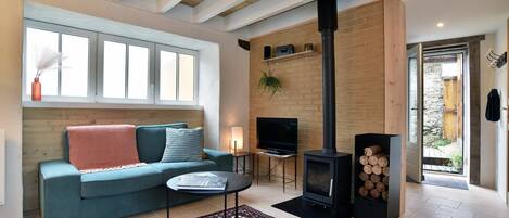 Télévision, cheminée