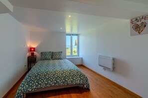 2 多间卧室、熨斗/熨衣板、免费 WiFi、床单